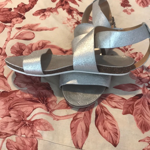 Sandals - Picture 3 of 3